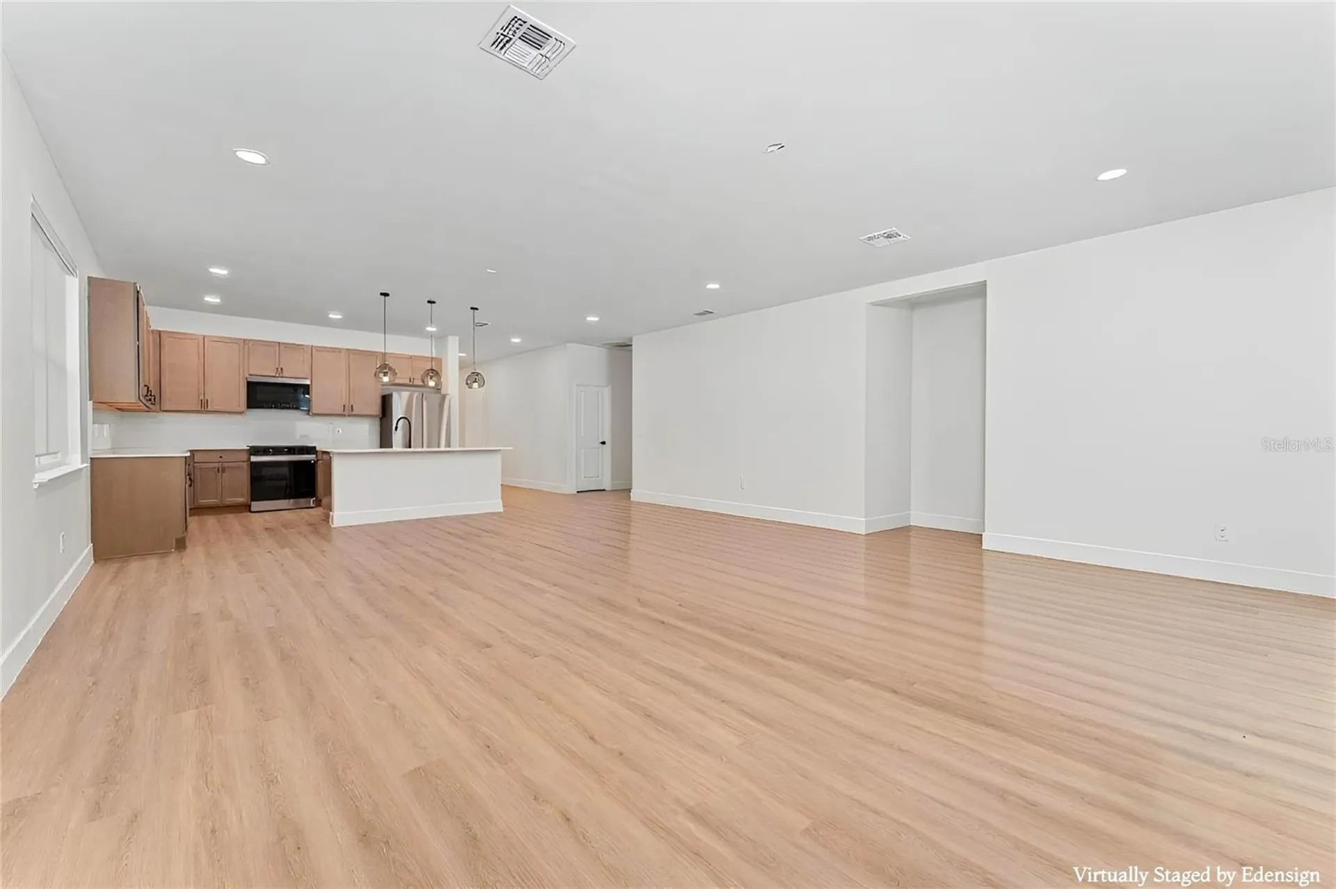 81 Overleaf Lane Orlando FL 32839