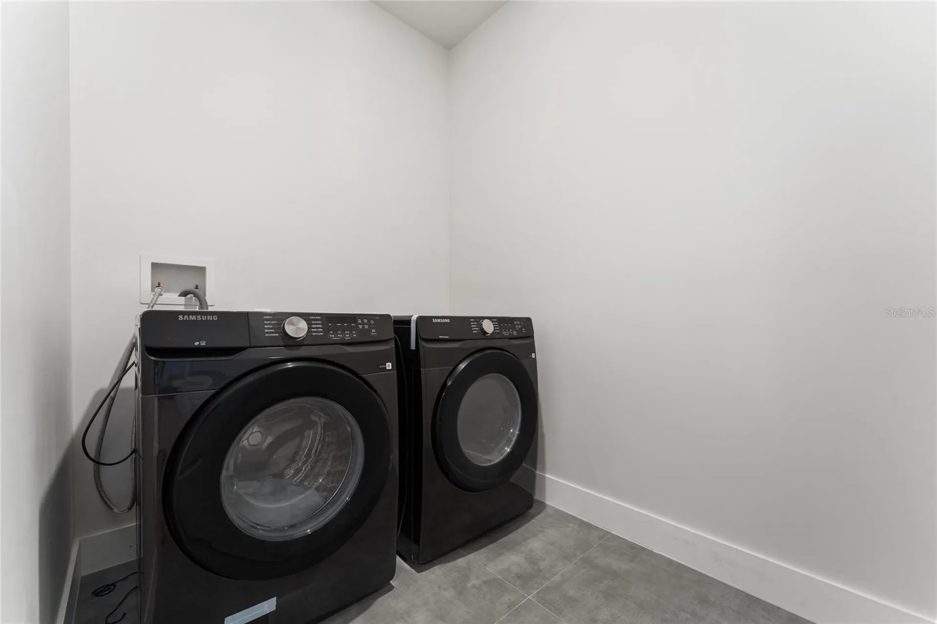 81 Overleaf Lane Orlando FL 32839