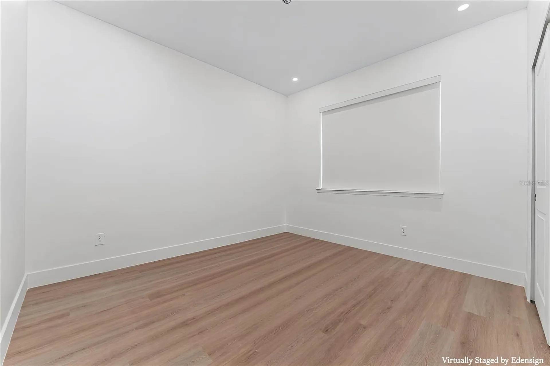 81 Overleaf Lane Orlando FL 32839