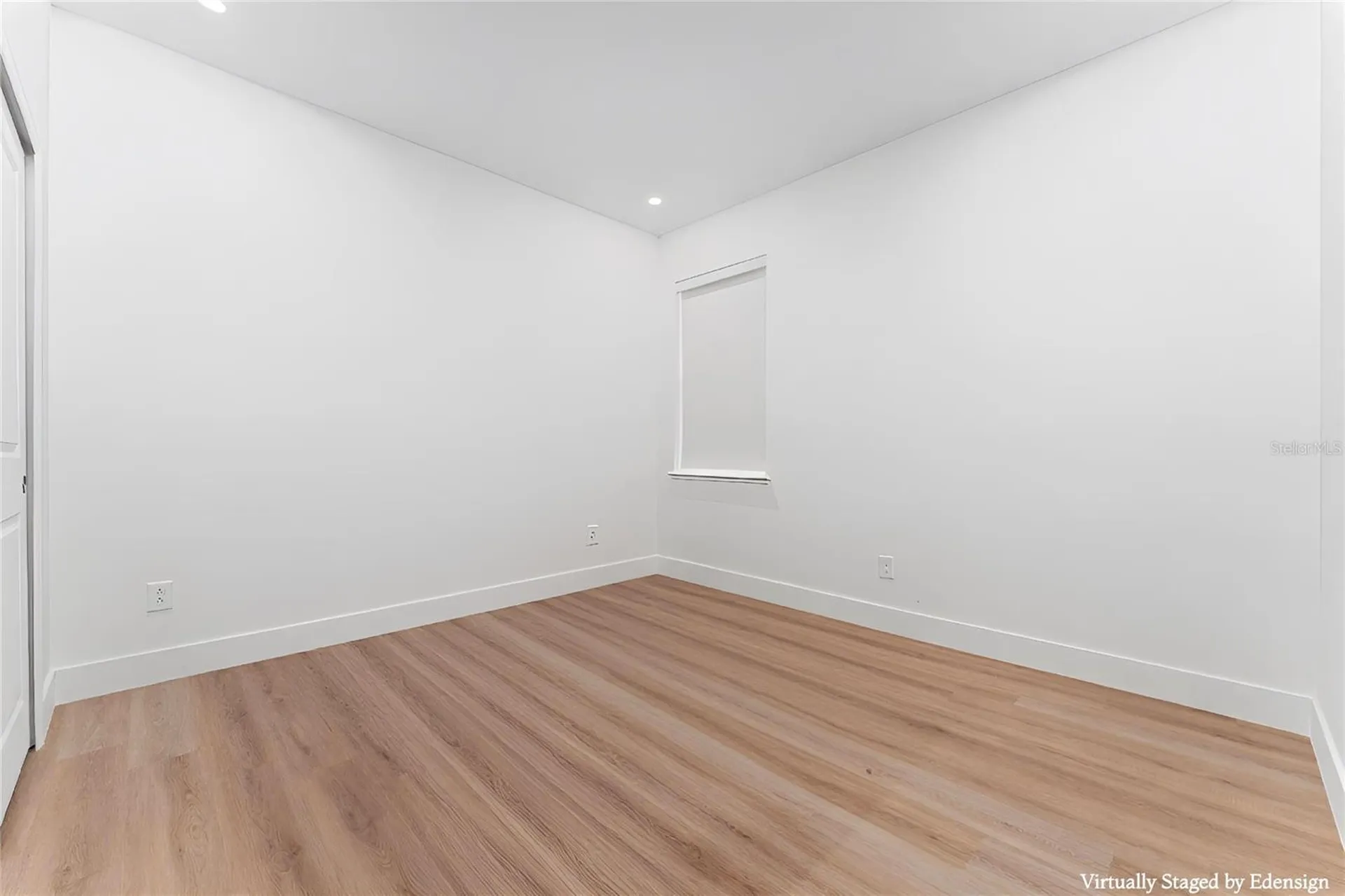 81 Overleaf Lane Orlando FL 32839