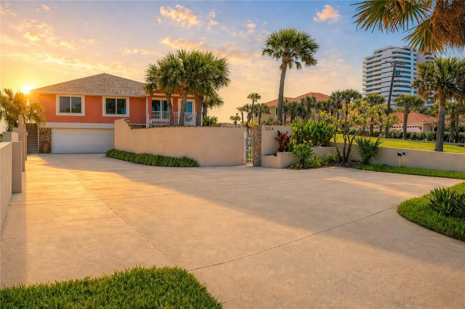 1504 N Atlantic Avenue Daytona Beach FL 32118