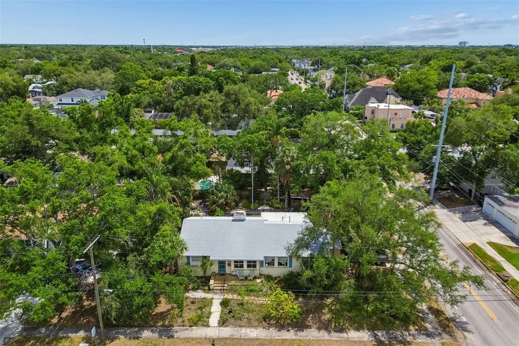 3812 W Empedrado Street Tampa FL 33629
