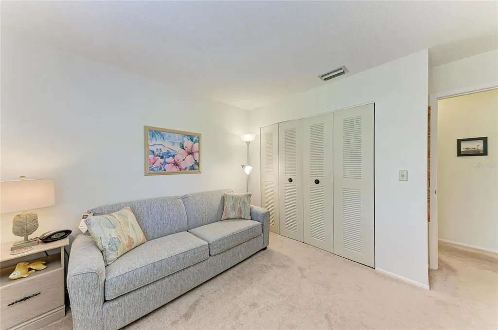 5685 Gardens Drive Sarasota FL 34243