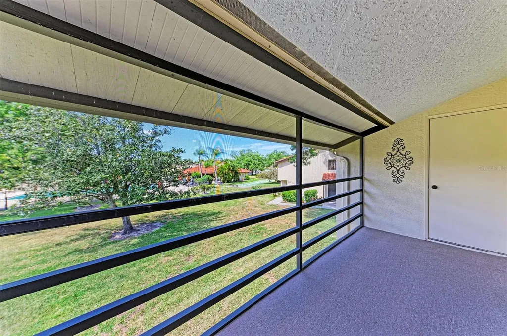 5685 Gardens Drive Sarasota FL 34243