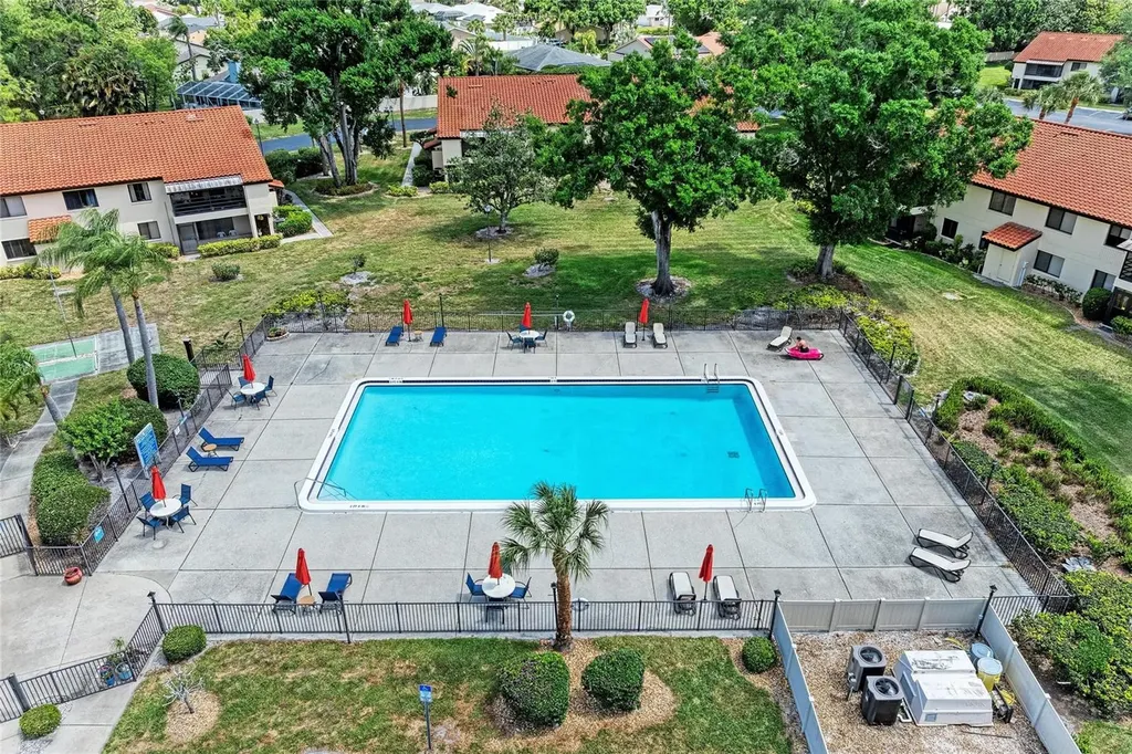 5685 Gardens Drive Sarasota FL 34243
