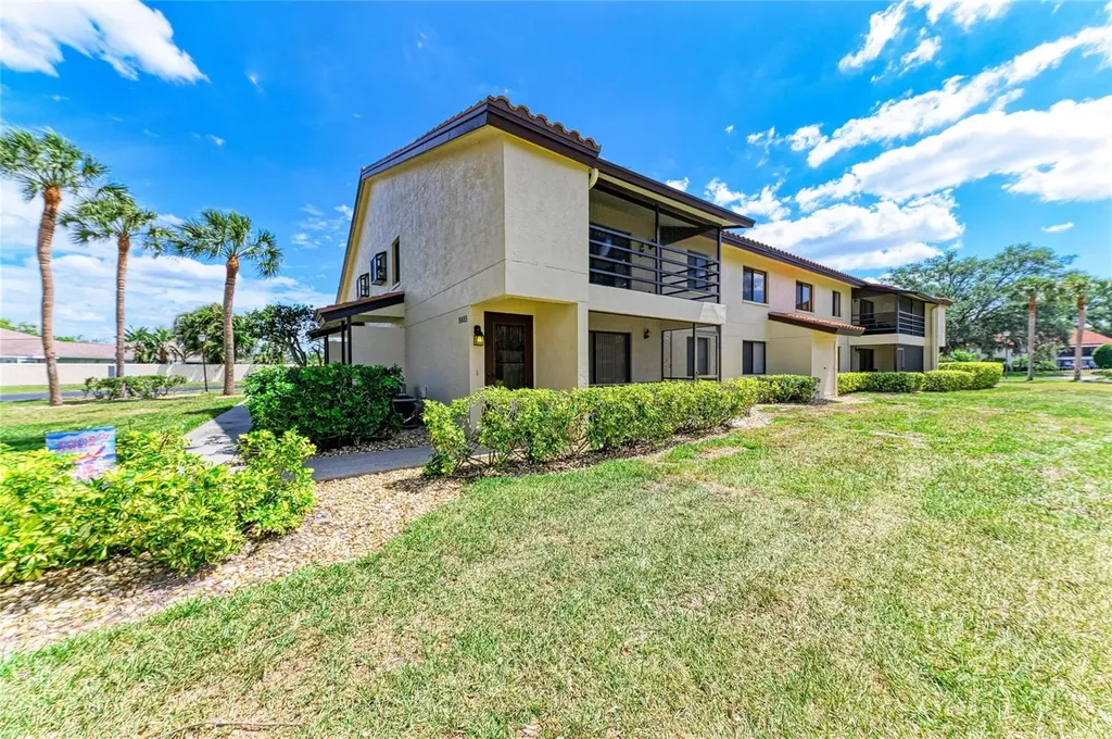 5685 Gardens Drive Sarasota FL 34243
