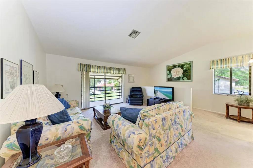 5685 Gardens Drive Sarasota FL 34243