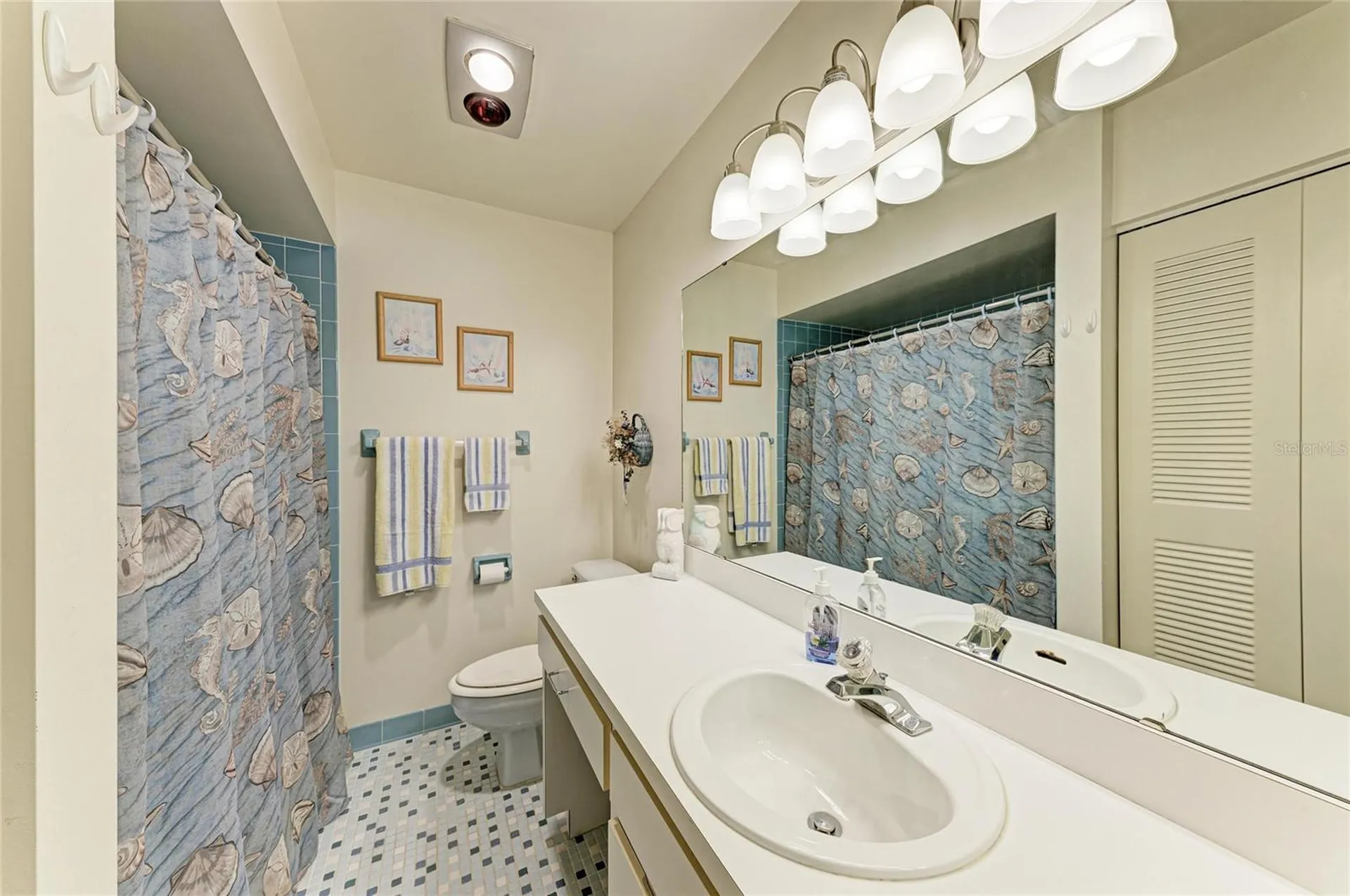 5685 Gardens Drive Sarasota FL 34243
