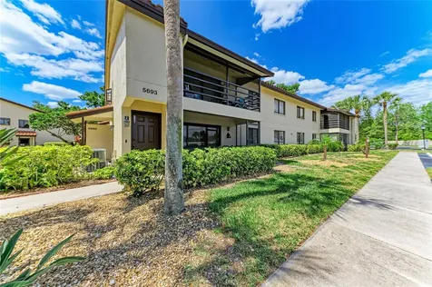5685 Gardens Drive Sarasota FL 34243