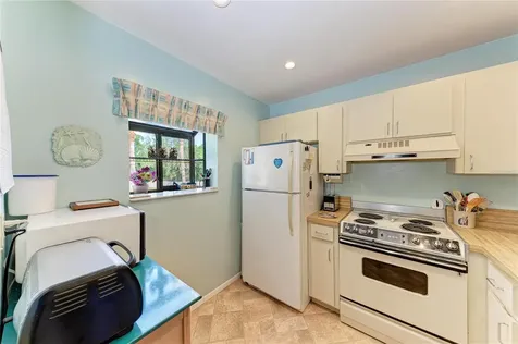 5685 Gardens Drive Sarasota FL 34243