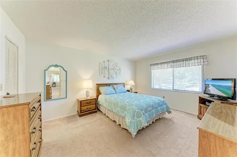 5685 Gardens Drive Sarasota FL 34243