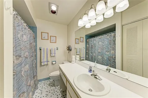 5685 Gardens Drive Sarasota FL 34243