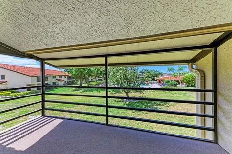 5685 Gardens Drive Sarasota FL 34243