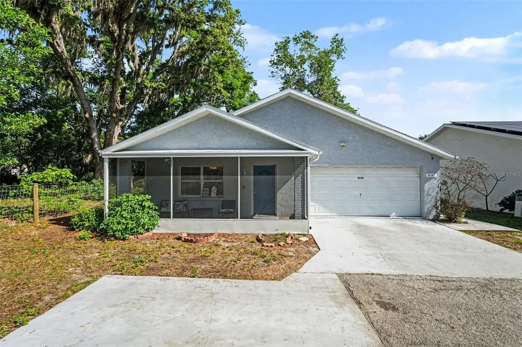 4745 Silver Circle Zephyrhills FL 33541