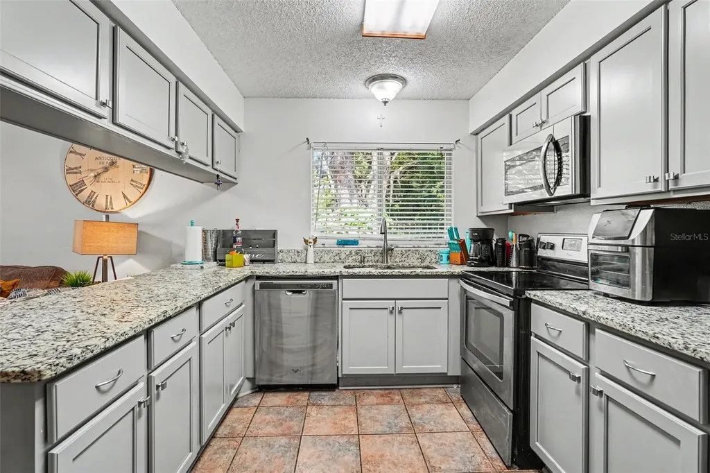 4745 Silver Circle Zephyrhills FL 33541