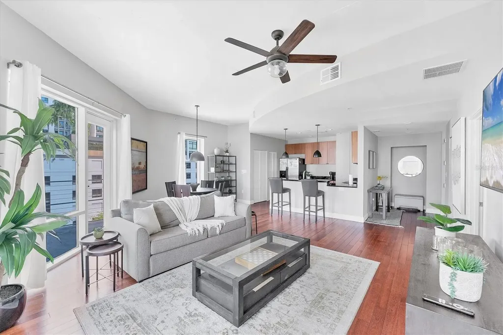525 E Jackson Street Orlando FL 32801