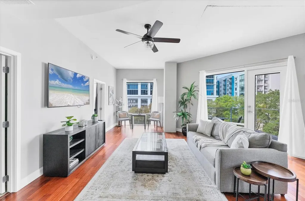 525 E Jackson Street Orlando FL 32801