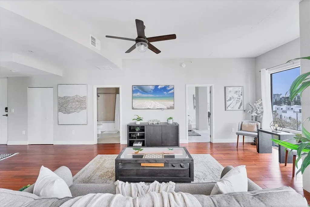 525 E Jackson Street Orlando FL 32801