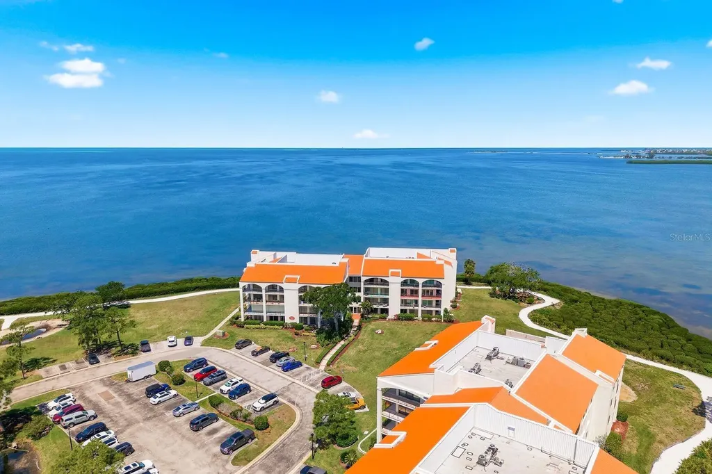 302 Mariner Drive Tarpon Springs FL 34689