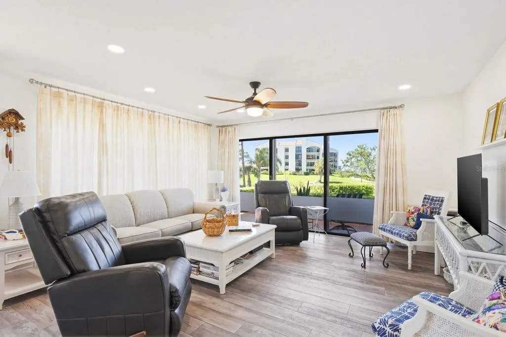 302 Mariner Drive Tarpon Springs FL 34689