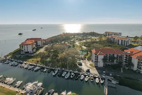302 Mariner Drive Tarpon Springs FL 34689