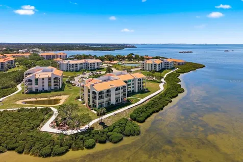 302 Mariner Drive Tarpon Springs FL 34689