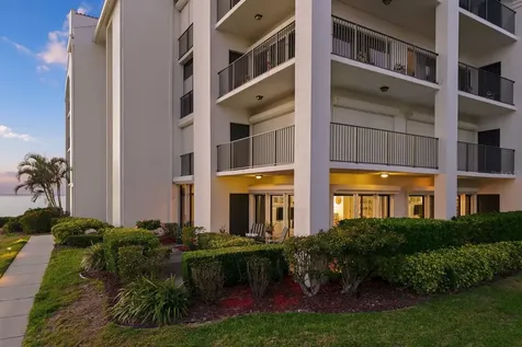302 Mariner Drive Tarpon Springs FL 34689