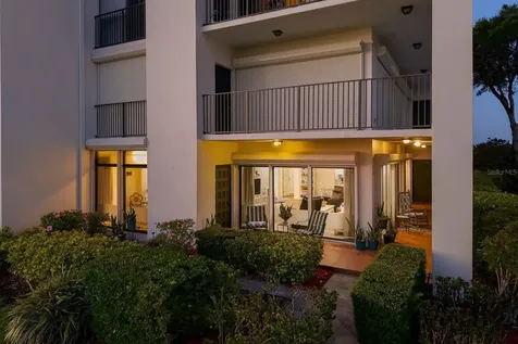 302 Mariner Drive Tarpon Springs FL 34689
