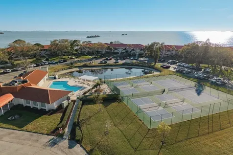 302 Mariner Drive Tarpon Springs FL 34689