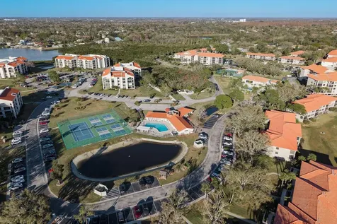 302 Mariner Drive Tarpon Springs FL 34689