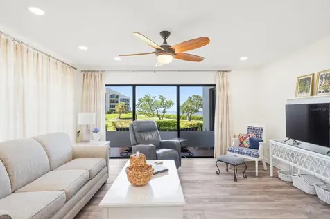 302 Mariner Drive Tarpon Springs FL 34689
