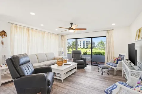 302 Mariner Drive Tarpon Springs FL 34689