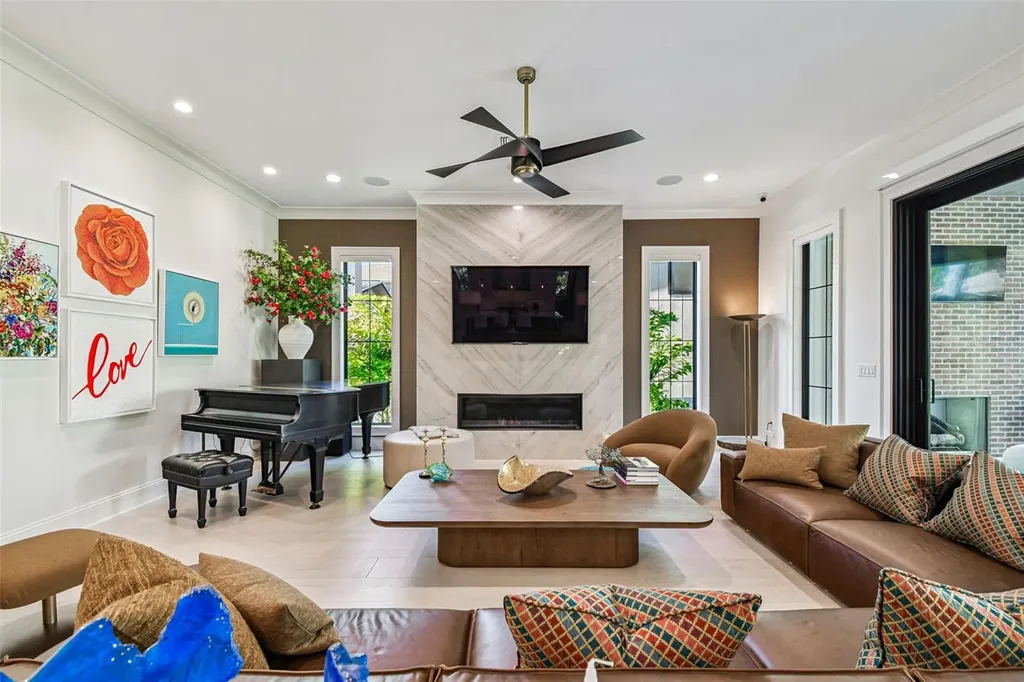 2915 W Harbor View Avenue Tampa FL 33611