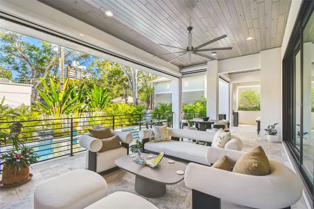 2915 W Harbor View Avenue Tampa FL 33611