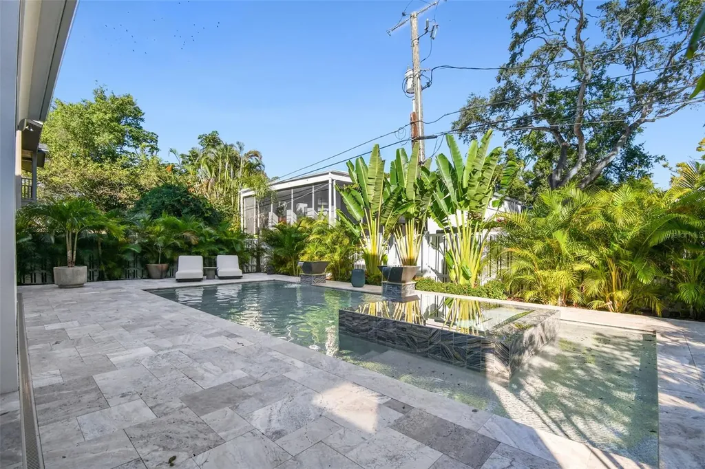 2915 W Harbor View Avenue Tampa FL 33611
