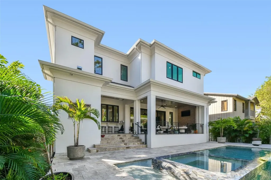 2915 W Harbor View Avenue Tampa FL 33611