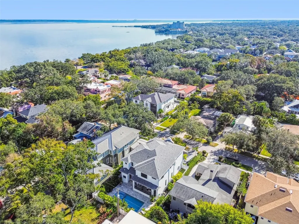 2915 W Harbor View Avenue Tampa FL 33611