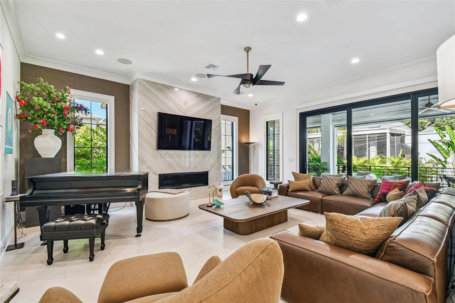 2915 W Harbor View Avenue Tampa FL 33611
