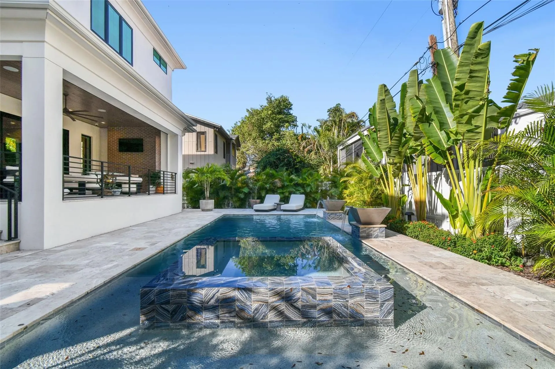 2915 W Harbor View Avenue Tampa FL 33611