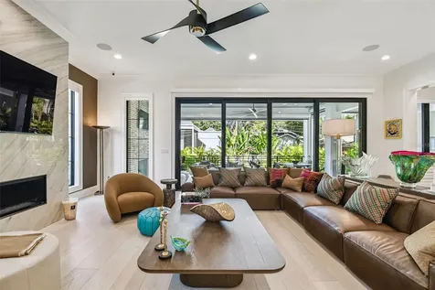 2915 W Harbor View Avenue Tampa FL 33611