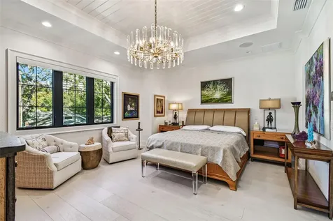 2915 W Harbor View Avenue Tampa FL 33611