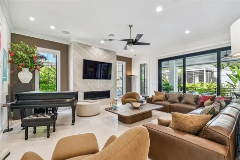 2915 W Harbor View Avenue Tampa FL 33611