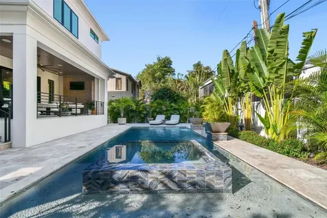 2915 W Harbor View Avenue Tampa FL 33611