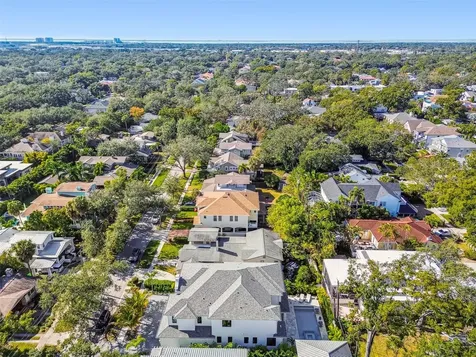 2915 W Harbor View Avenue Tampa FL 33611
