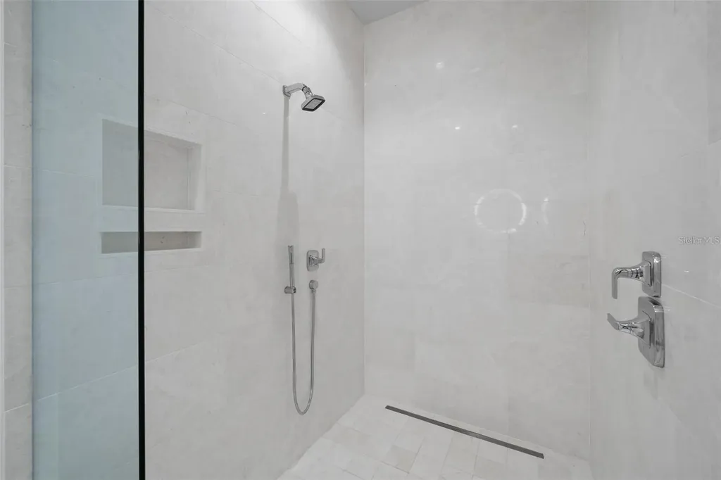1591 Gulf Of Mexico Drive Longboat Key FL 34228