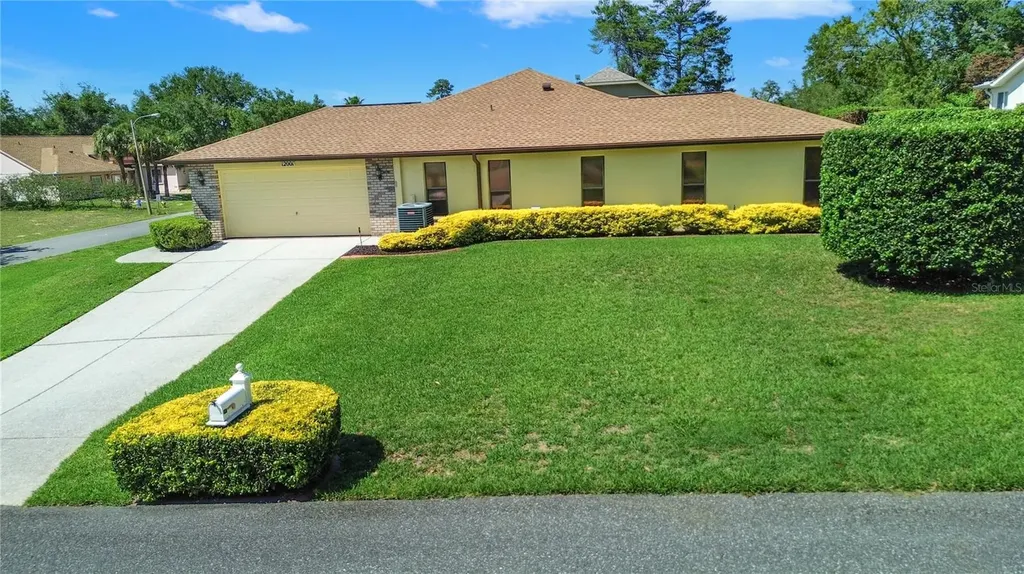 12001 Granada Place Weeki Wachee FL 34614
