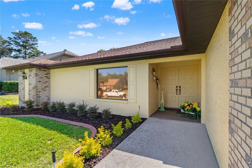 12001 Granada Place Weeki Wachee FL 34614