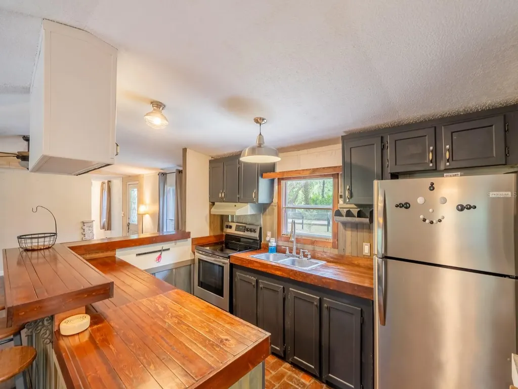 3055 NE 161st Street Citra FL 32113