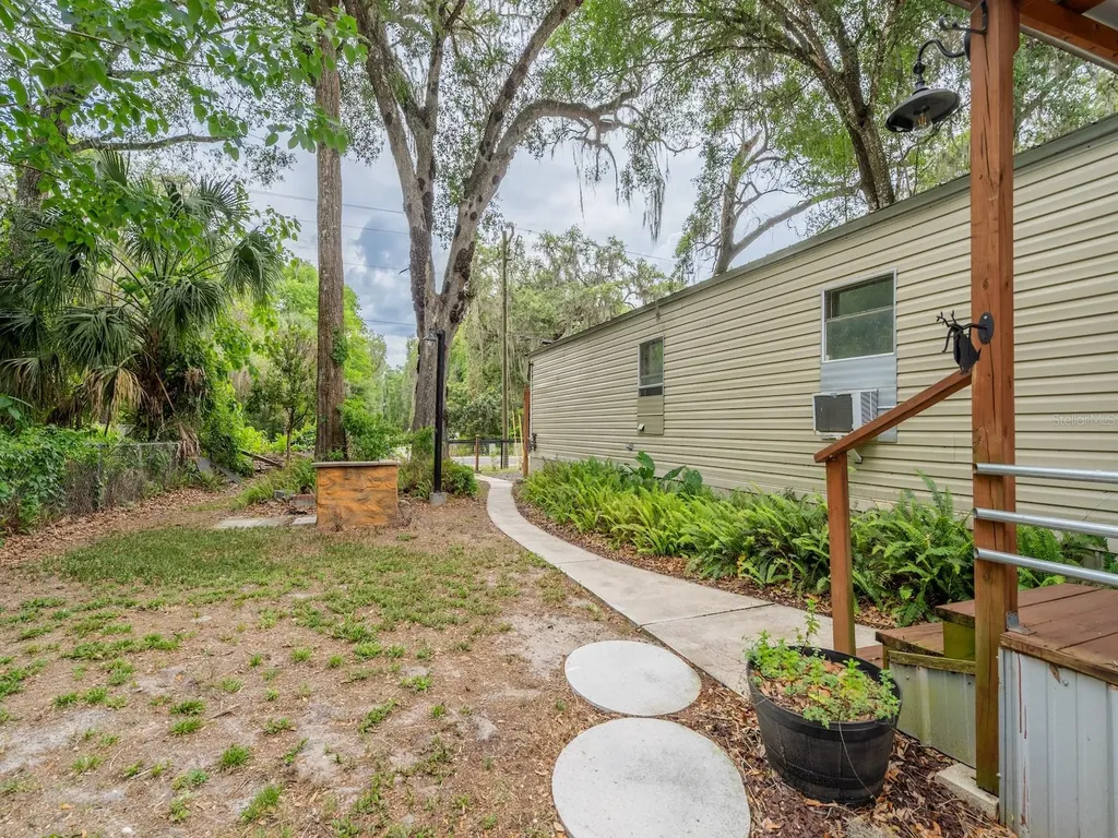 3055 NE 161st Street Citra FL 32113