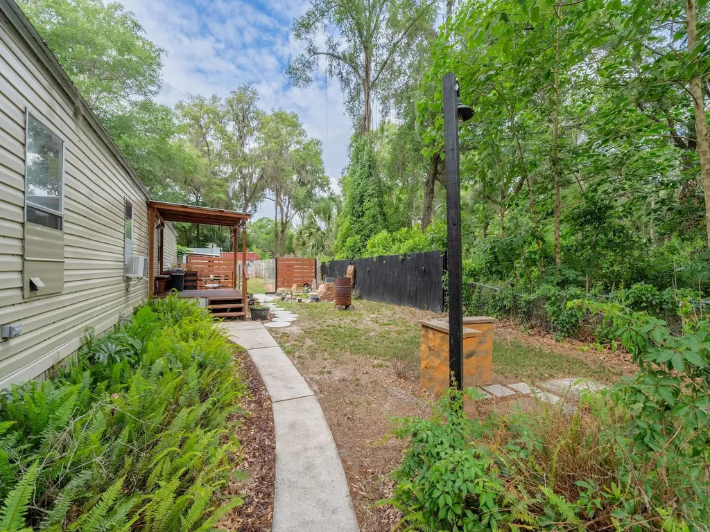 3055 NE 161st Street Citra FL 32113